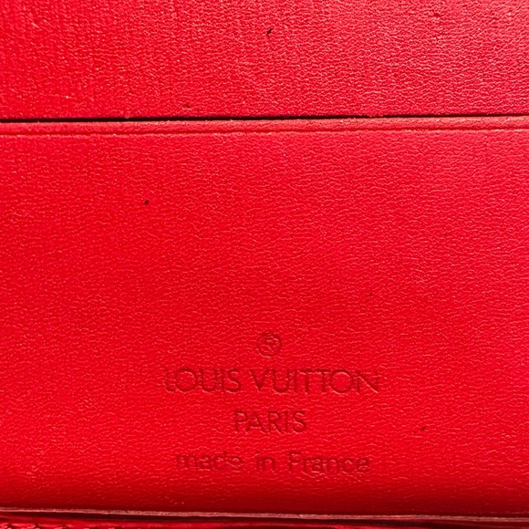 Louis Vuitton red Epi Men’s Wallet. - Picture 7 of 12